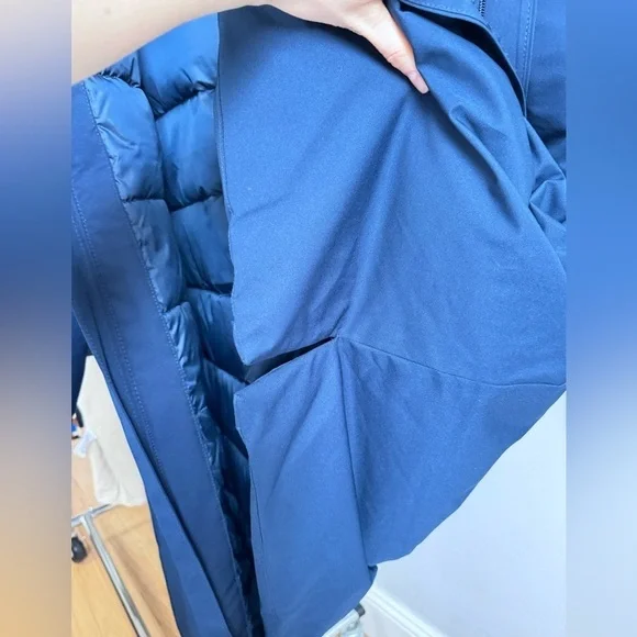 Columbia Men’s Arrow Trail Insulated Navy Parka in size Large - Picture 11 of 16